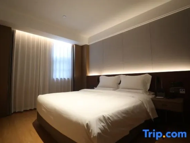 1 Bedroom Deluxe Suite