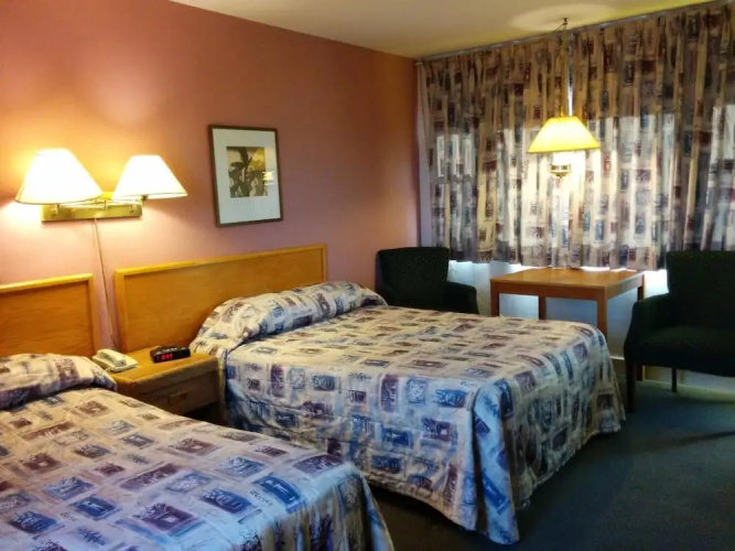 Esquire Motel