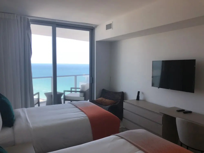 Hide Beach Residences
