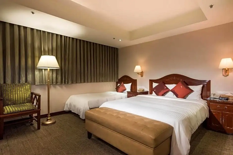Deluxe Triple room with view
