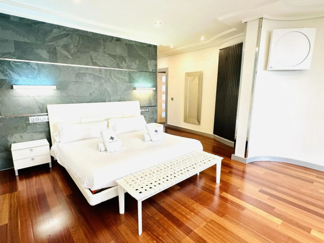 A001 - Villa de lujo en primera línea de mar