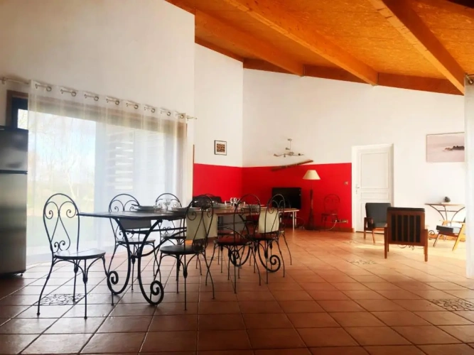 4 Bedrooms Cottage