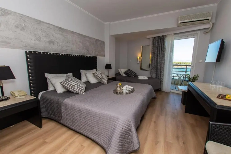 Triple room with sea view