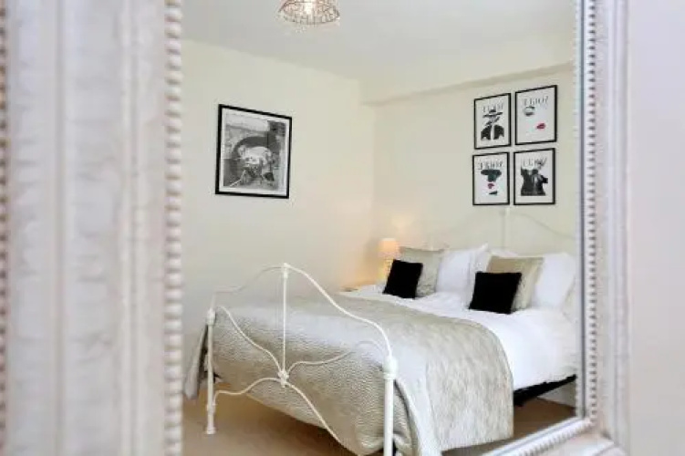 West Bow - Comfy 2 bed on West Bow overlooking Grassmarket