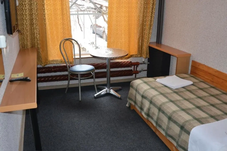 Standard Triple room with view