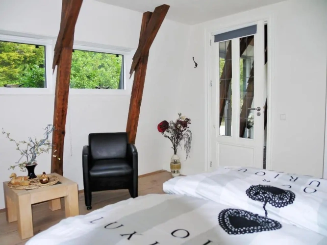 2 Bedrooms Cottage