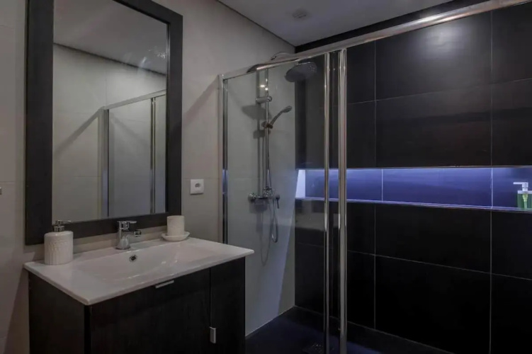NEW!! Galé 406 Center Apartment (wifi, parking)