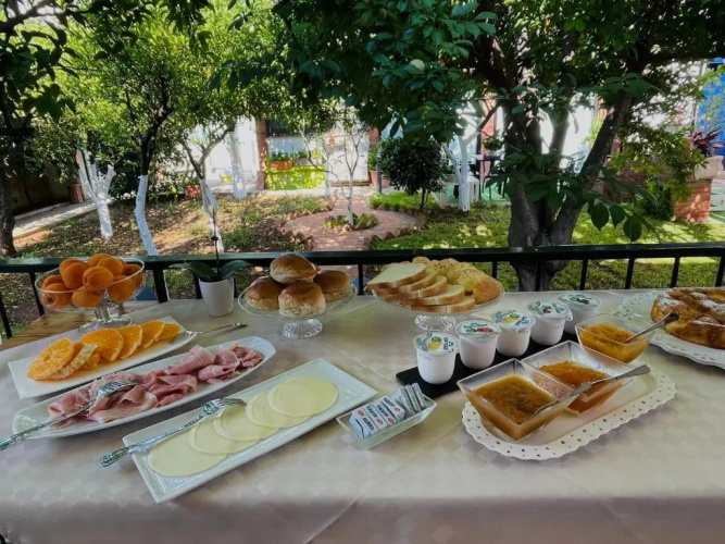 Alemar Bed  Breakfast
