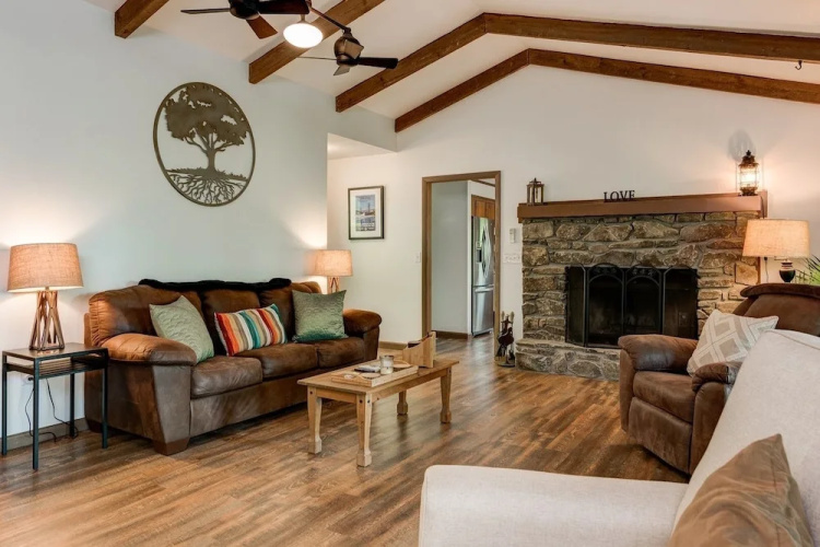 Spy Rock - 3 Br Cabin