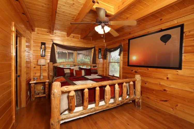 Up Up and Away 2 Br cabin by RedAwning