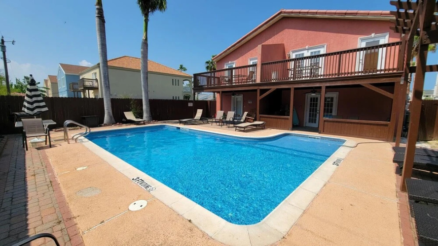 Campeche Triplex Unit B