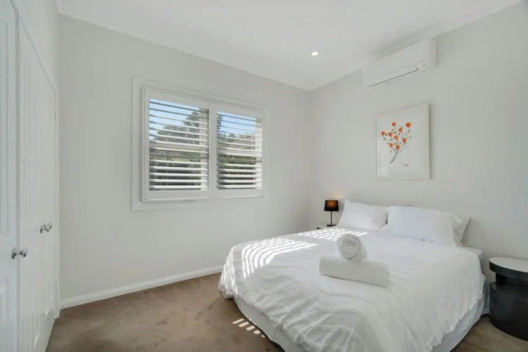 4 Bedrooms Classic Cottage
