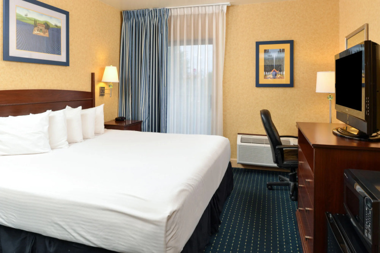 Holiday Inn Salem by IHG