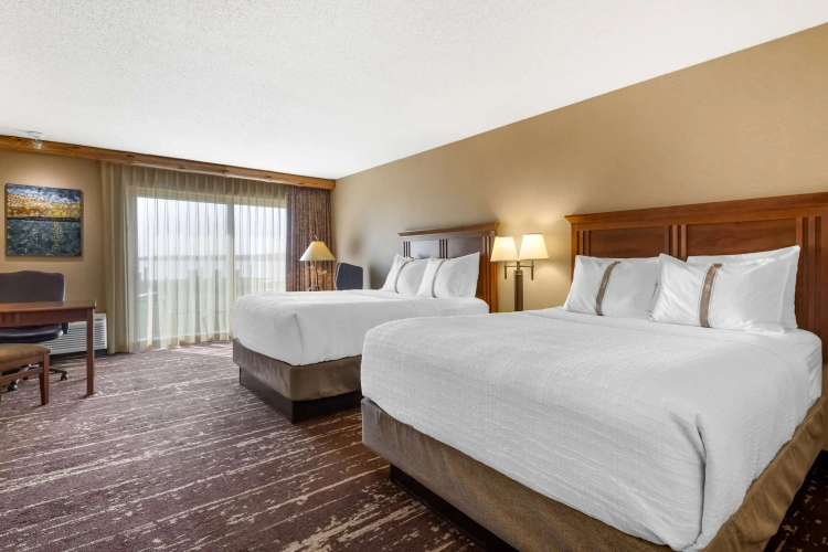Standard Quadruple room with lake view