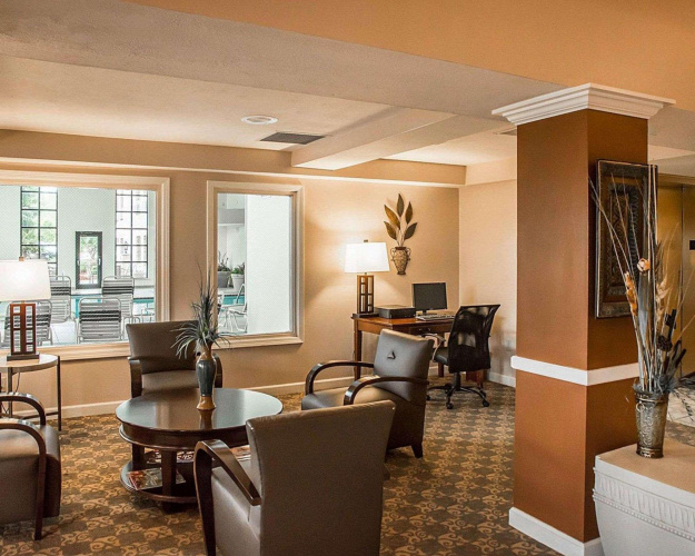 Days Inn - Forest Park Oh