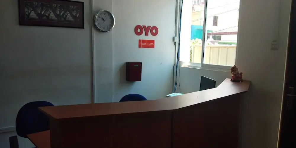 OYO 102 Metro Marine Drive Hotel