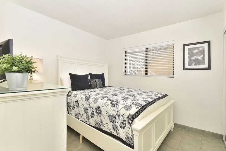 303 35th St 68219 by RedAwning