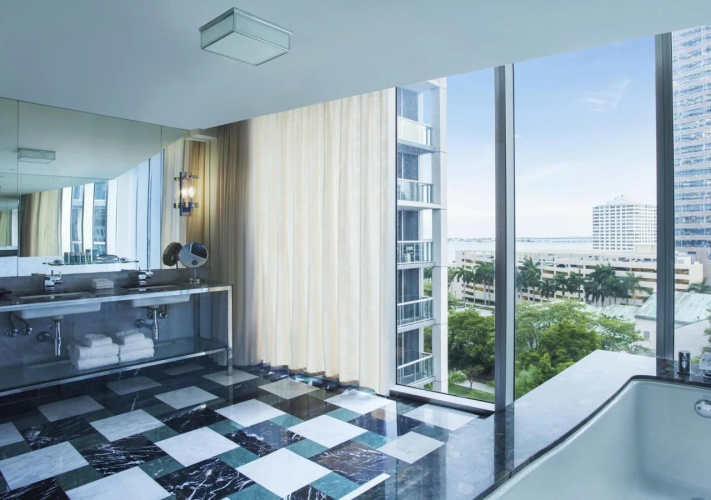 W Miami
