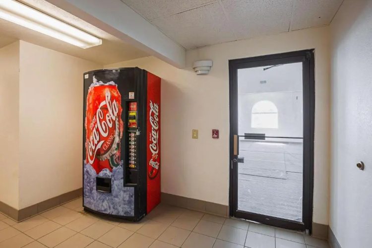 Motel 6 Omaha - IAT West