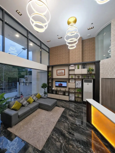 Griffin Hotel and Suites