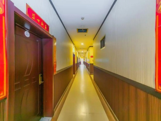 Urumqi Xinwanxing Hotel