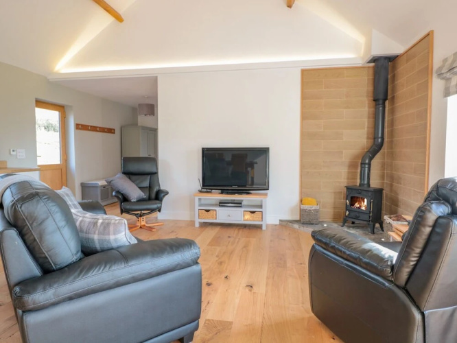 Lundy Lodge - Begwyns View