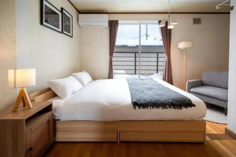Nakamachi House