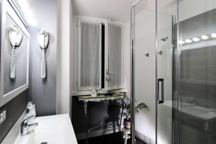 Caroline Rooms Rome