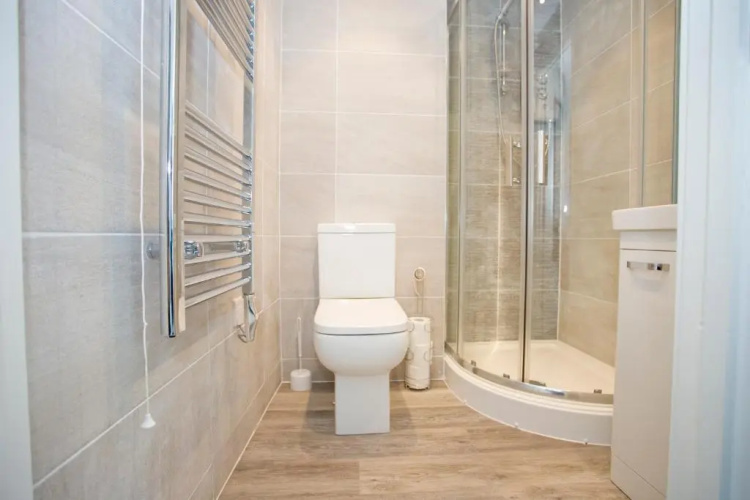8 Compass Point