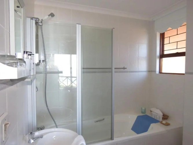 Standard Twin room with ocean view