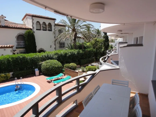 3 Bedrooms Apartment