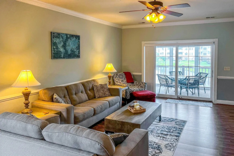 Chic Myrtle Beach Condo w/ Community Pool!