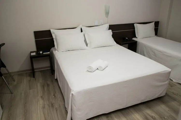 Beno'S Hotel