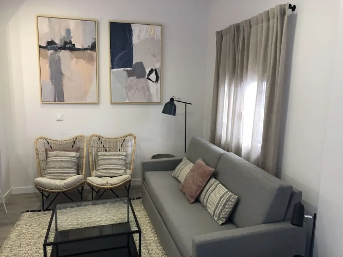 2 Bedrooms Cottage