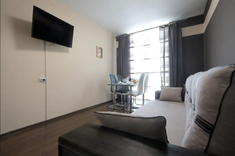 PRO Apartments 1221