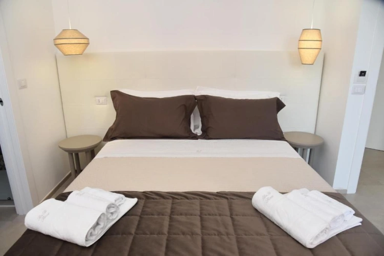Standard Triple room with garden view
