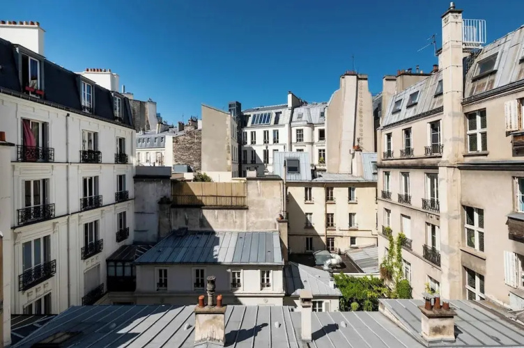 Superb AC- 1bdr Ave Montaigne - Arc de Triomphe by Studio Prestige