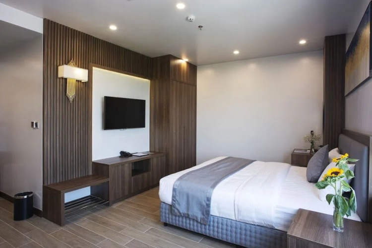 Zen Riverside Hotel & Residences