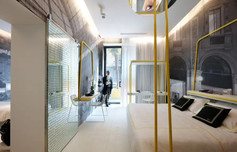 TH Street Milano