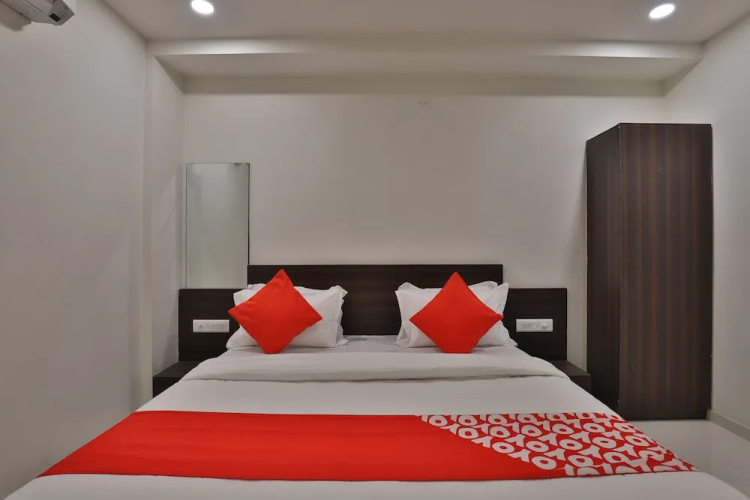 Hotel S K