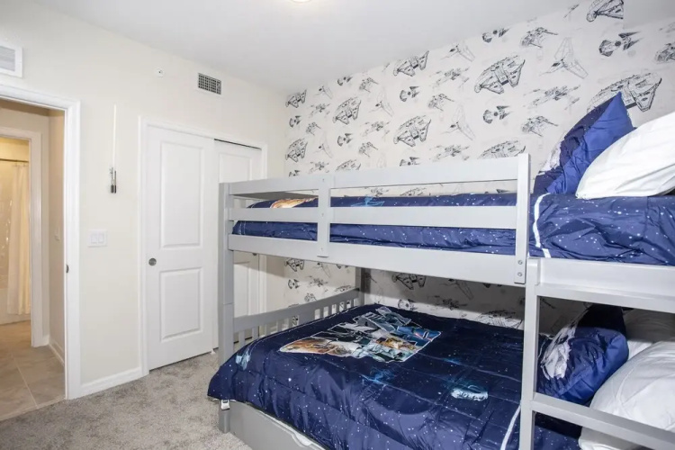 303 Apt Storey Lake 61595/62624