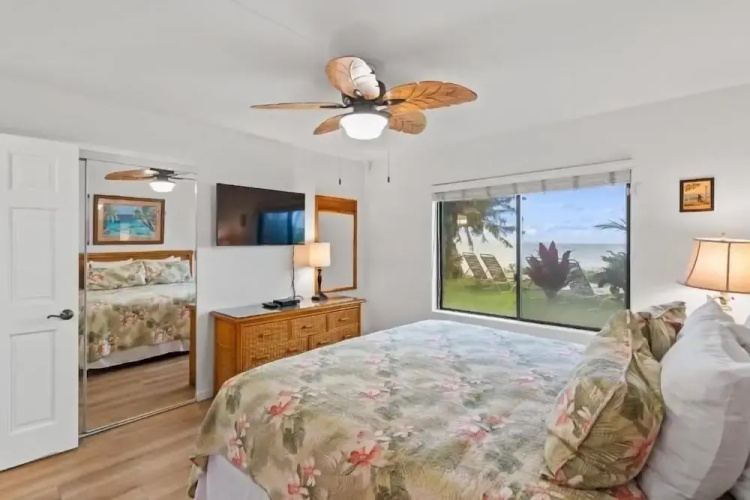 Kihei Beach, #110 2 Bedroom Condo by RedAwning