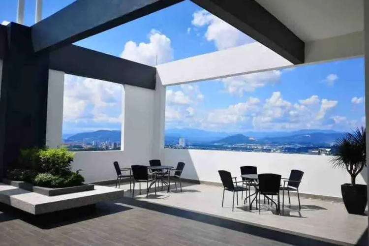 Symphony Tower Studio # 3 ( With Balcony )