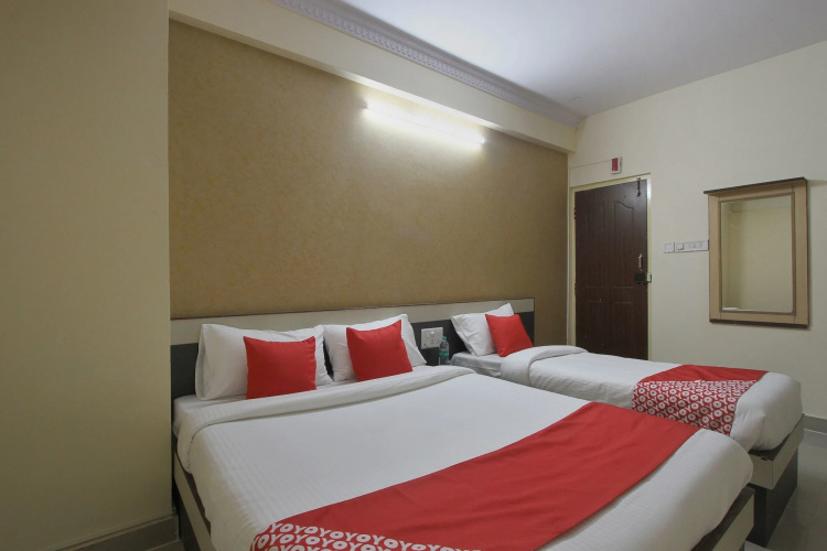OYO 24259 Hotel Blue Inn