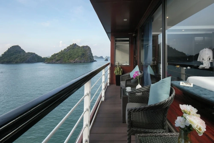 Family Suite with balcony and with bay view