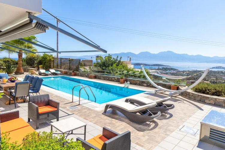 Villa Friends With Private Pool