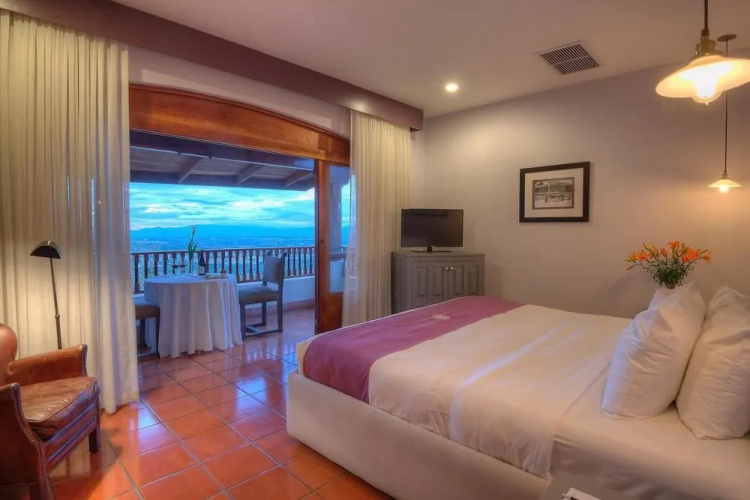 Alta Las Palomas Hotel