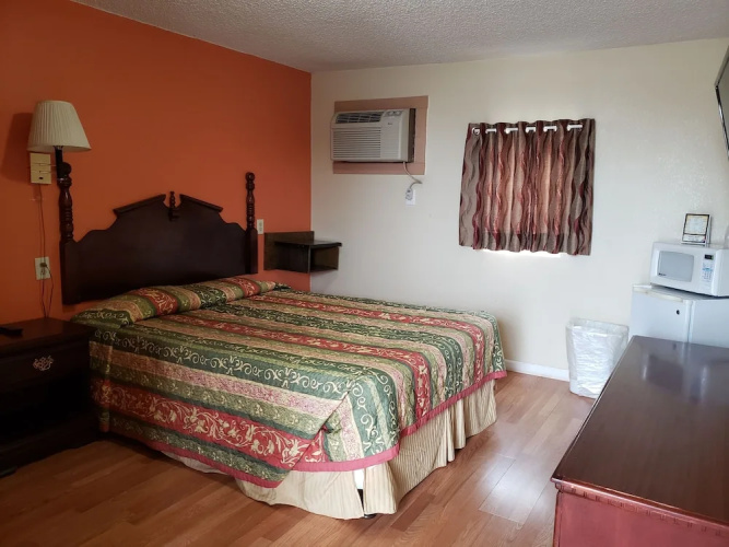 Mustang Motel