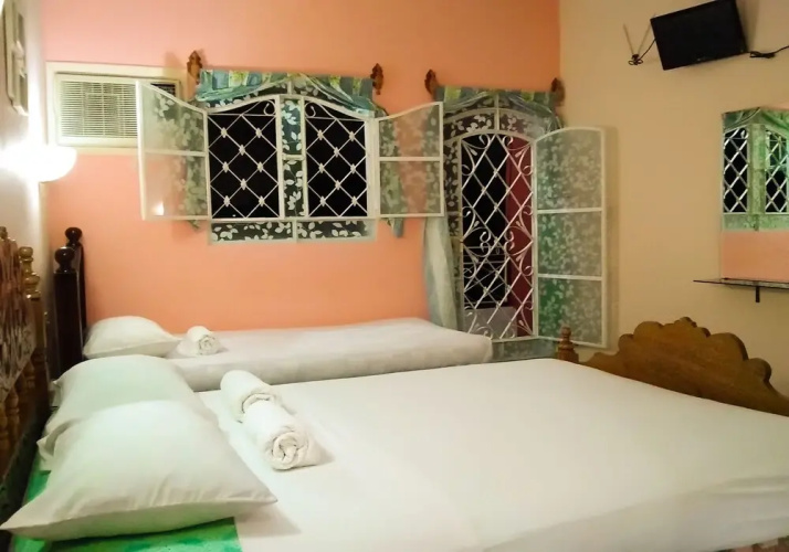 Central Room Terrace-Balcony