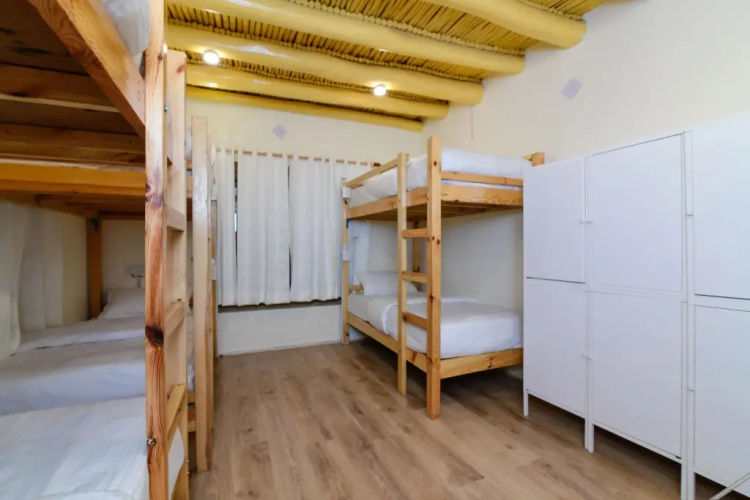 Raybo Hostel & Rooms